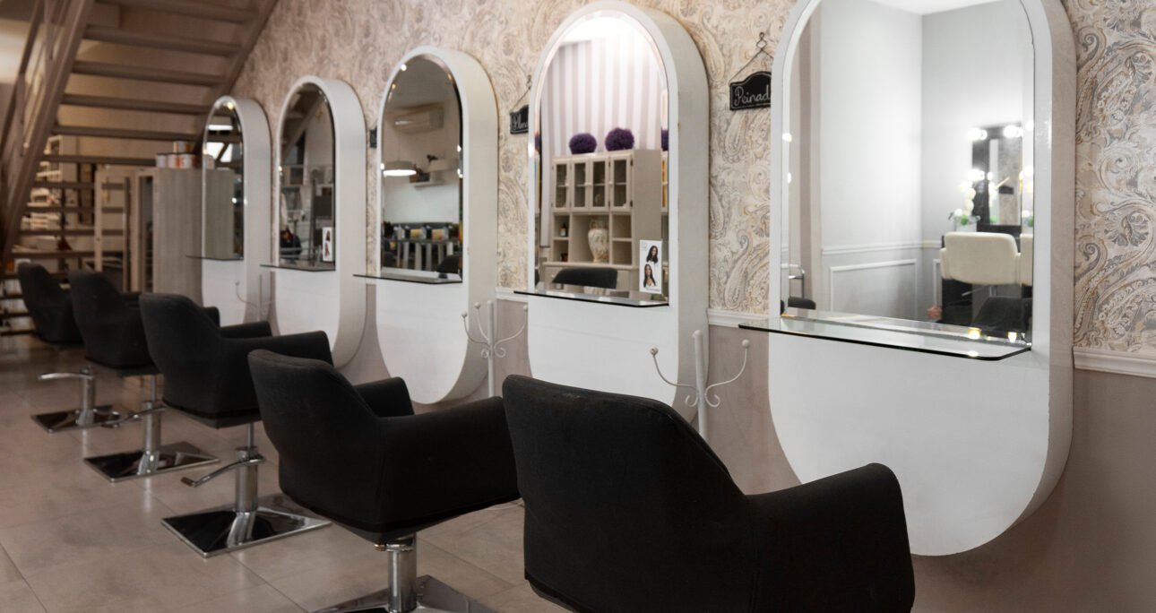 Why High-End Salons Struggle to Attract Premium Clients — And How Smart Digital Marketing Can Fix It