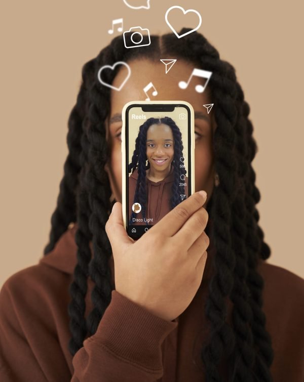 collage-people-using-reels